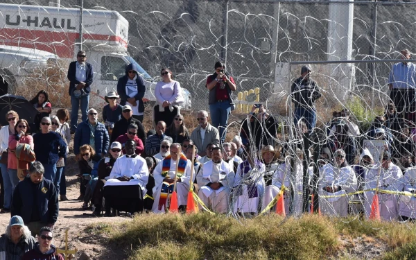 Misa en Río Bravo por los migrantes fallecidos y desaparecidos. Crédito: Diócesis de Ciudad Juárez