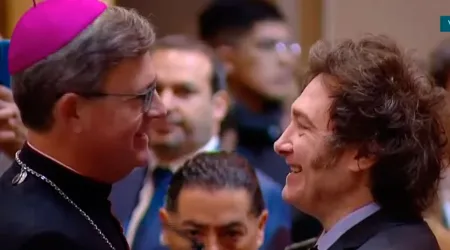 El Arzobispo de Buenos Aires saluda a Javier Milei, presidente de Argentina, en el Tedeum del 25 de mayo en la Catedral de Buenos Aires 26052024