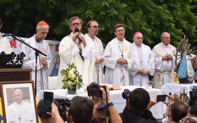 Desde Buenos Aires, la Iglesia reza por el Papa: “Que nuestra oración sea el aire puro que necesita”