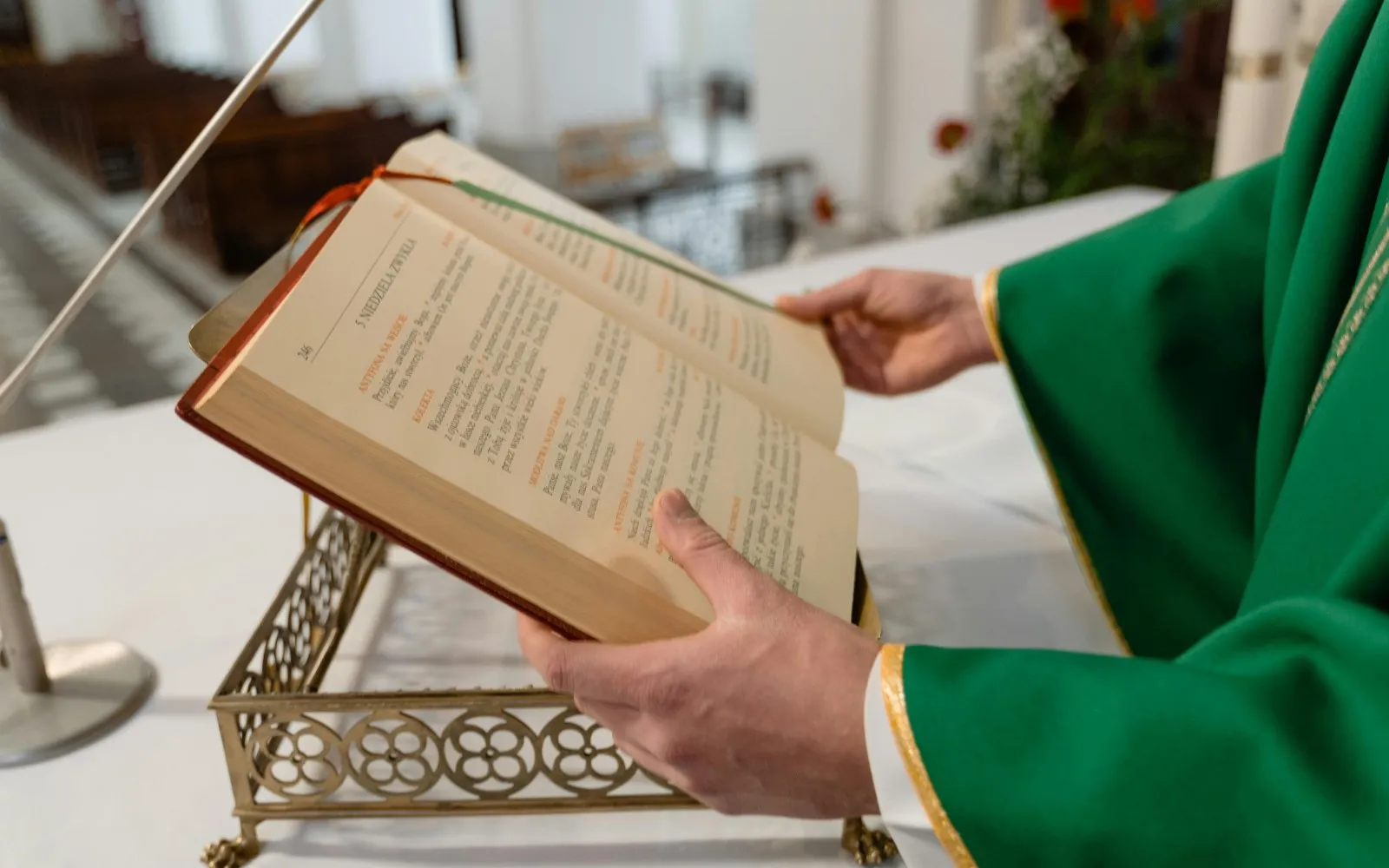 Priest encourages offering Masses for souls in purgatory in Lent