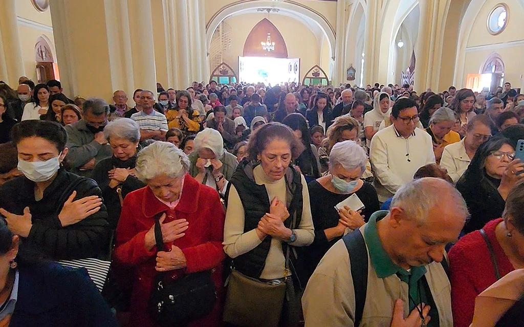 Fieles llenan la iglesia La Porciúncula de Bogotá.?w=200&h=150