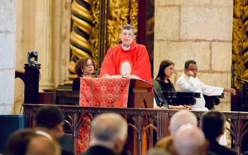 Sacerdote preside Misa Roja en Santo Domingo y pide impartir justicia con verdad