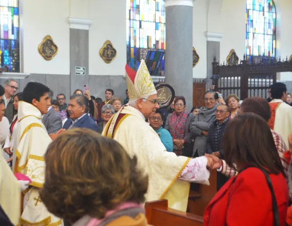 La Misa en la Catedral de Cañete, presidida por Mons. Ricardo García. Crédito: Prelatura de Yauyos