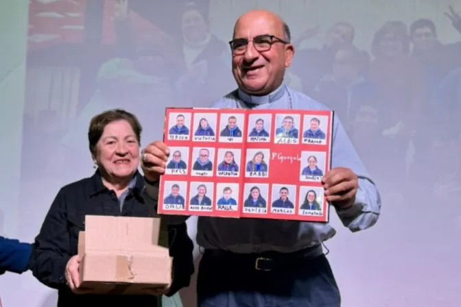 Mons. Chomali en la celebración de los 10 años de la Lavandería 21