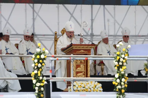 Mons. Alfredo José Espinoza Mateus, Arzobispo de Quito y Primado del Ecuador, pronunciando la homilía. Crédito: Eduardo Berdejo – EWTN News