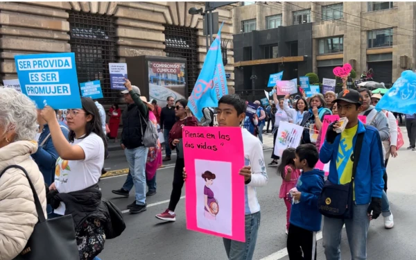 Marcha a favor de la vida en Ciudad de México. Crédito: EWTN Noticias