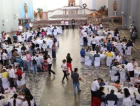 Una nueva edición de “Navidad de Ñuble” ofrece la cena a personas de la calle 