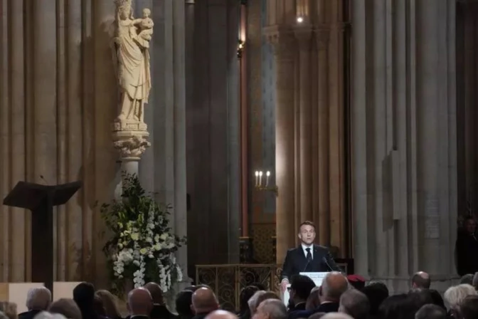 Emmanuel Macron en Notre Dame - Getty