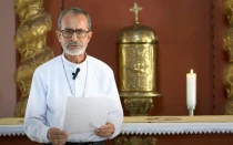 Mons. Francisco Javier Múnera, Arzobispo de Cartagena y presidente de la CEC, anunciando la jornada de oración.