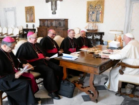 El Papa Francisco recibe en privado a representantes de los obispos de Chile