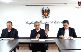 Los obispos de Colombia presentan el documento “Luces en el camino de la paz”. Crédito: CEC (YouTube)