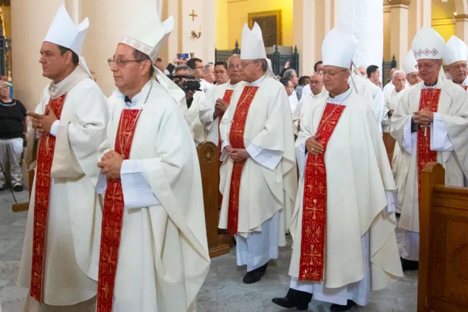 Obispos de Colombia en la Catedral de Bogotá en abril de 2024.