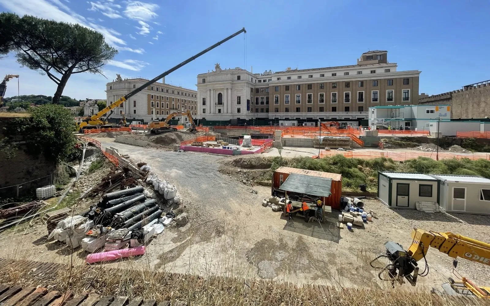 Trabajadores en Roma descubrieron un esqueleto centenario durante una excavación de construcción en junio de 2024 cerca del Vaticano, para uno de los proyectos de construcción para el Jubileo de 2025 de la Iglesia Católica.?w=200&h=150