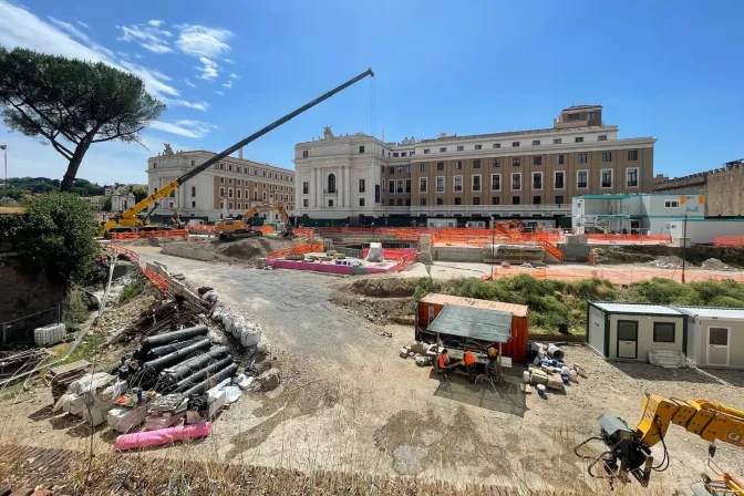 Imagen de las obras para el Jubileo 2025 en la Plaza Pía de Roma