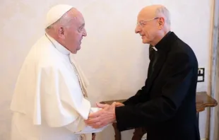 El Papa Francisco recibe al Prelado del Opus Dei, Mons. Fernando Ocáriz. Crédito: Vatican Media