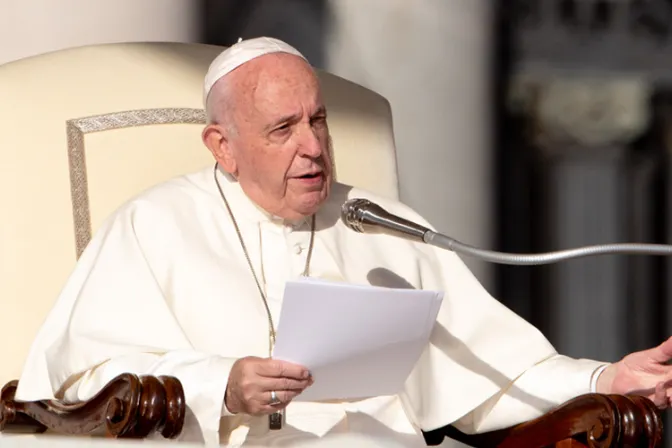 El Papa Francisco aconseja rezar por los difuntos con la Eucaristía