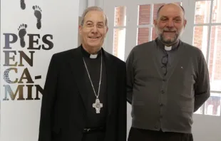 El Arzobispo de Pamplona, Mons. Francisco Pérez y el director nacional de OMP España, P. José María Calderón. Crédito: OMP España