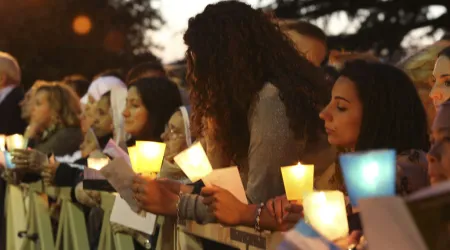 Foto referencial de oración ante la iglesia Inmaculada Concepción en Francia 04092024