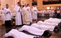 Ordenación de un sacerdote y 6 diáconos en Getafe en el día de la Virgen del Pilar.