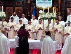 Primera ordenación sacerdotal y diaconal en Matagalpa, Nicaragua, tras el exilio del obispo Rolando Álvarez