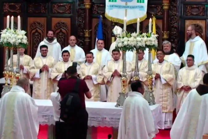 Los 7 nuevos diáconos y el sacerdote ordenados en Matagalpa, Nicaragua 21072024