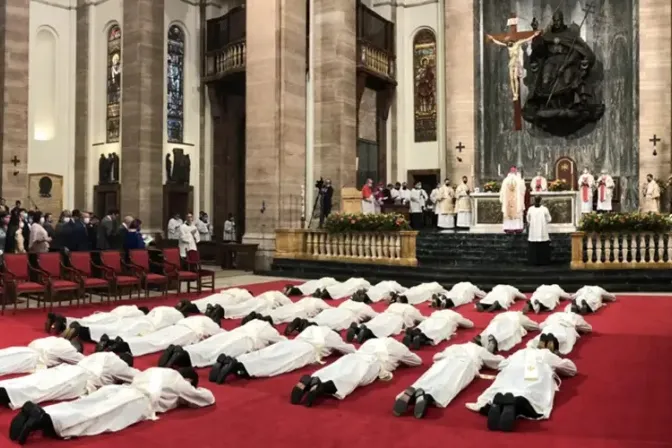 Cada vez más sacerdotes en Italia son extranjeros