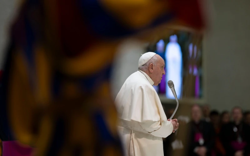 El Papa Francisco envía “consuelo y fuerza” tras accidente aéreo en Washington