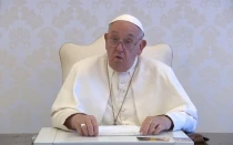 El Papa Francisco dirige un mensaje a los jóvenes participantes en el Madrid Live Meeting 2024.