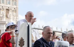 El Papa Francisco en la Audiencia General de este 22 de mayo Crédito: Daniel Ibáñez/ ACI Prensa