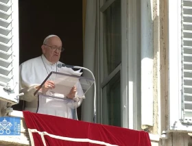 El Papa Francisco pide no ser sordos a la invitación de Dios a compartir su alegría