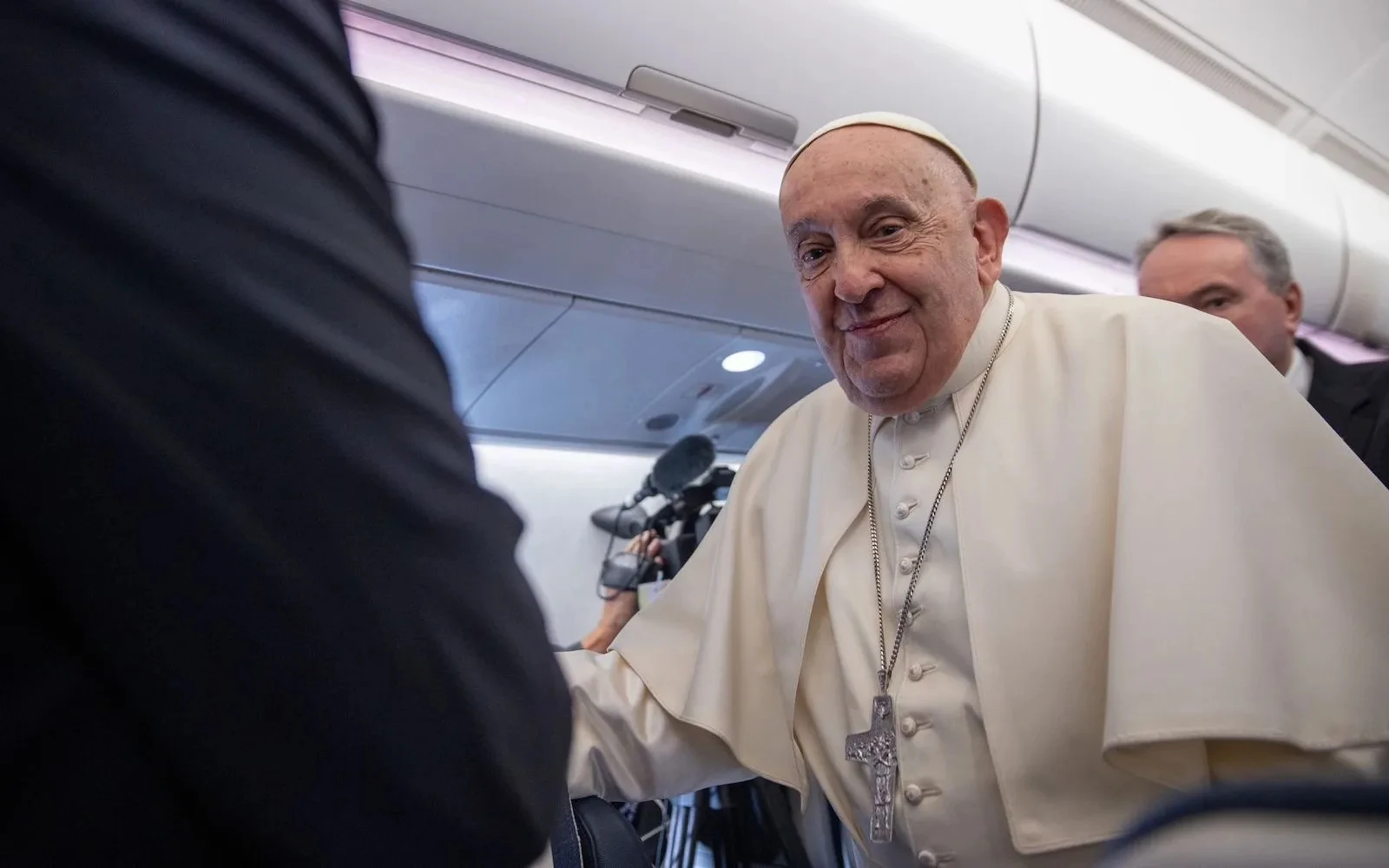 El Papa Francisco en el avión que le llevó a Yakarta el pasado 2 de septiembre.?w=200&h=150