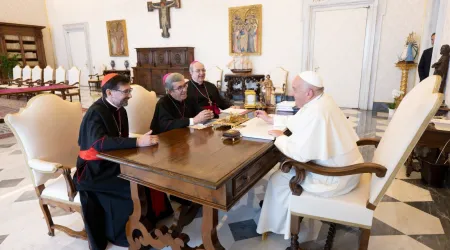 El Papa Francisco recibe al presidente, vicepresidente y secretario general de la Conferencia Episcopal Española.