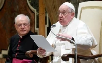 El Papa Francisco se dirige a los comunicadores de la Iglesia Católica.