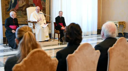 El Papa Francisco durante la audiencia con expertos financieros este lunes 3 de junio