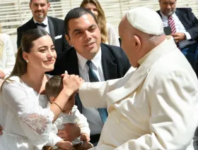 El Papa Francisco alienta el equilibrio entre familia y trabajo