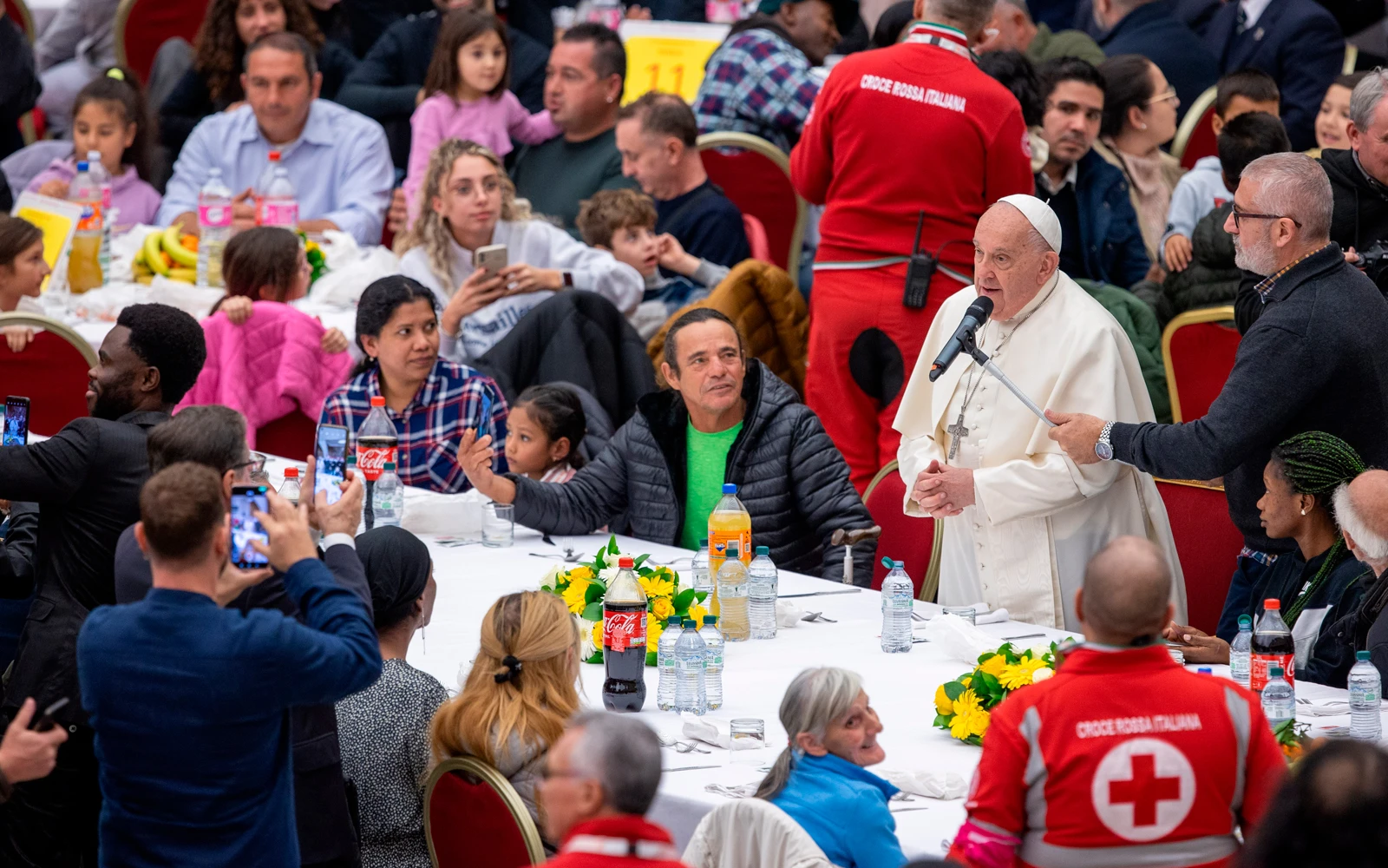 El Papa Francisco durante el almuerzo por la Jornada Mundial de los Pobres 2024.?w=200&h=150