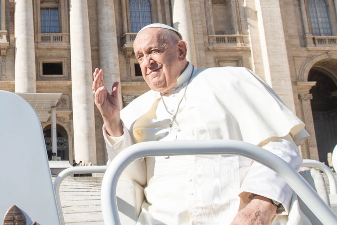 El Papa Francisco en la Plaza de San Pedro, en la audiencia general del 30 de octubre 10112024