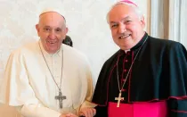 El Papa Francisco y el Cardenal Aveline, nombrado enviado especial para las celebraciones por los 350 años de la Arquidiócesis de Quebec en Canadá.