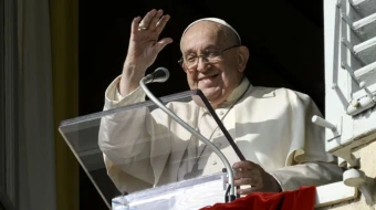 El Papa Francisco en el rezo del Ángelus en la Plaza de San Pedro en el Vaticano.