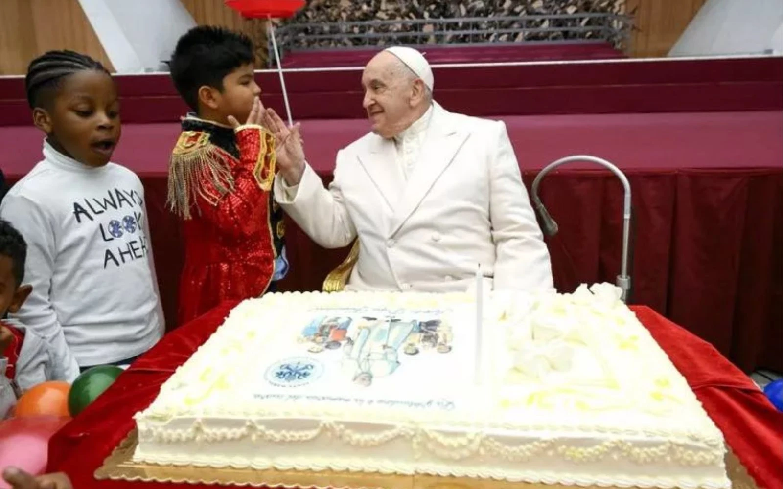 El Papa Francisco celebra su cumpleaños el 17 de diciembre de 2023, con niños y familias que son asistidos por el Dispensario Pediátrico Santa Marta del Vaticano.?w=200&h=150