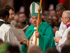 El Papa en la Jornada Mundial de los Pobres: ¿Tocas la mano del necesitado cuando le das limosna?