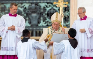 El Papa Francisco durante la Misa de canonización del 20 de octubre de 2024. Crédito: Daniel Ibáñez / EWTN News.