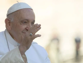 El Papa en nueva entrevista: “La Iglesia tiene que cambiar” en favor de la dignidad de las personas