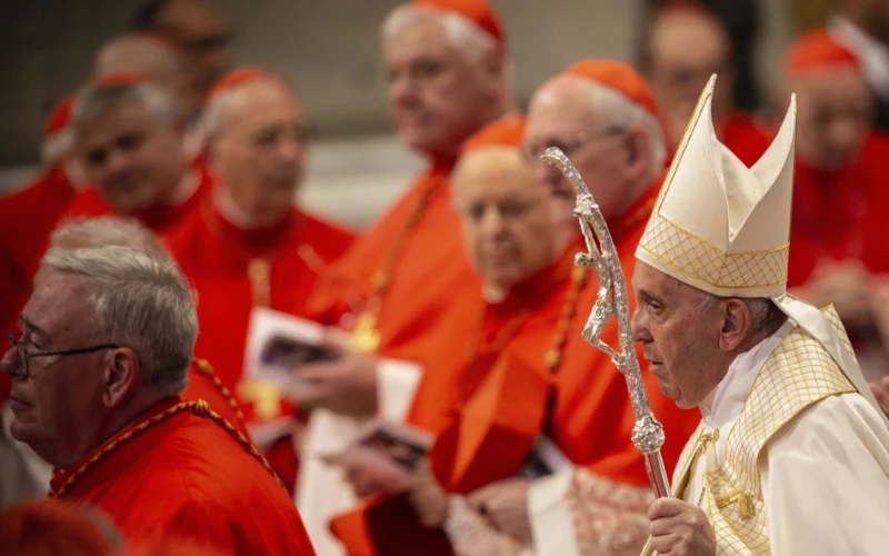 El Papa Francisco extiende el mandato del Decano y Vicedecano del Colegio de Cardenales