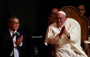 Papa Francisco en encuentro interreligioso con jóvenes en Singapur, este 13 de septiembre. Crédito: Daniel Ibáñez / EWTN News.