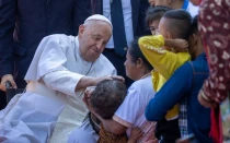 Encuentro del Papa Francisco en escuela “Irmãs Alma”, que atiende a niños con discapacidad en Timor Oriental.