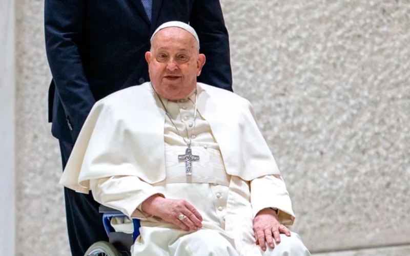 Vaticano: El Papa Francisco no tiene fiebre y sus condiciones están estables