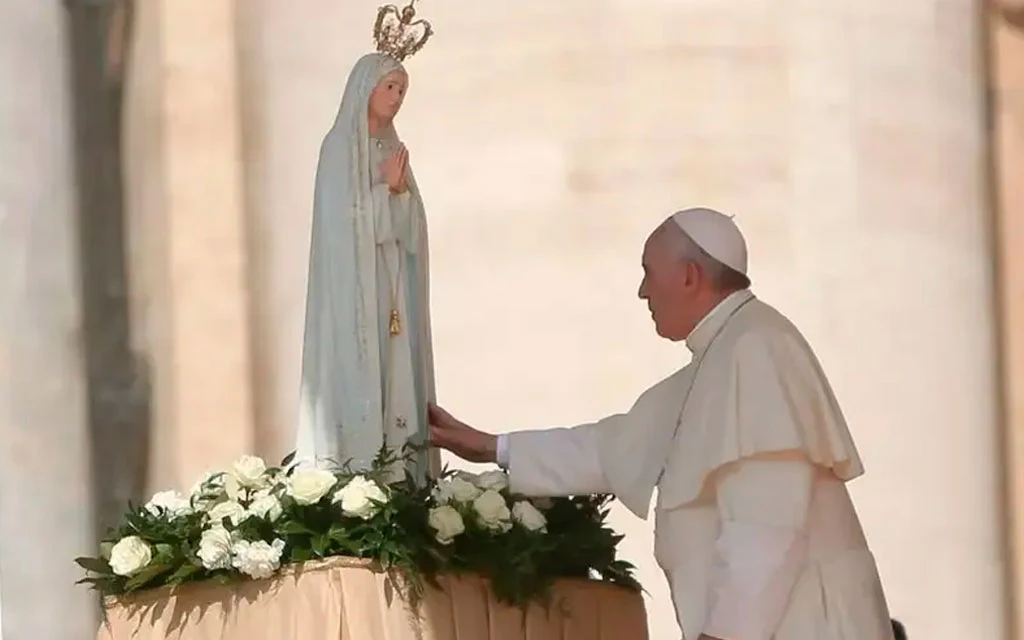 El Papa Francisco ante la imagen de la Virgen de Fátima.?w=200&h=150