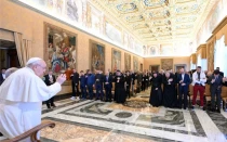 El Papa Francisco en audiencia con representantes electos y administradores del sur de Francia, el 30 de noviembre.