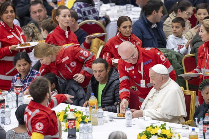 El Papa Francisco en el almuerzo por la Jornada Mundial de los Pobres 18112024